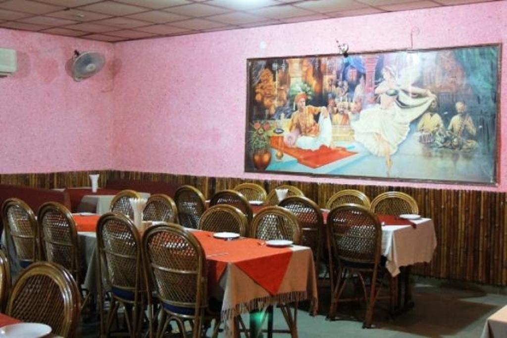 Hotel Zee Агра Экстерьер фото